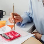 Domowy budżet bez arkusza: sprytne metody i aplikacje, które zrobią to za Ciebie
